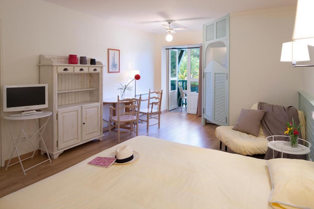 Le Domaine Du Levant Hotel Cambo-les-Bains Room photo